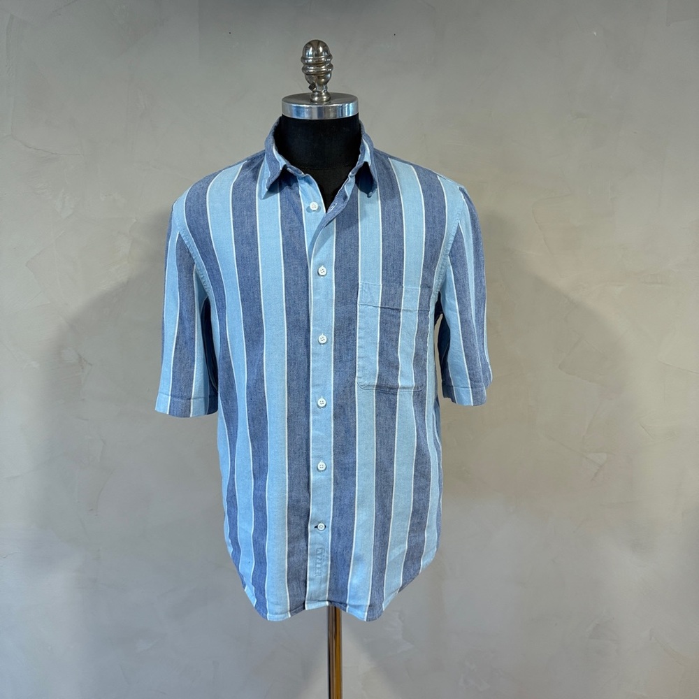 Club Monaco Blue and Navy Vertical Stripe Short-Sleeve Button-Up